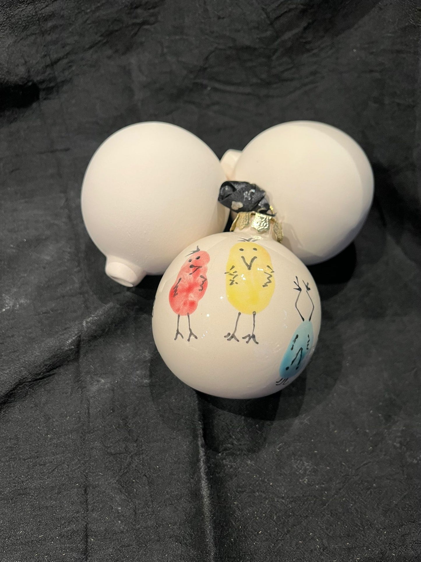 Paint a ceramic bauble and/or toast plate- Fri 5th DEC 6-8pm