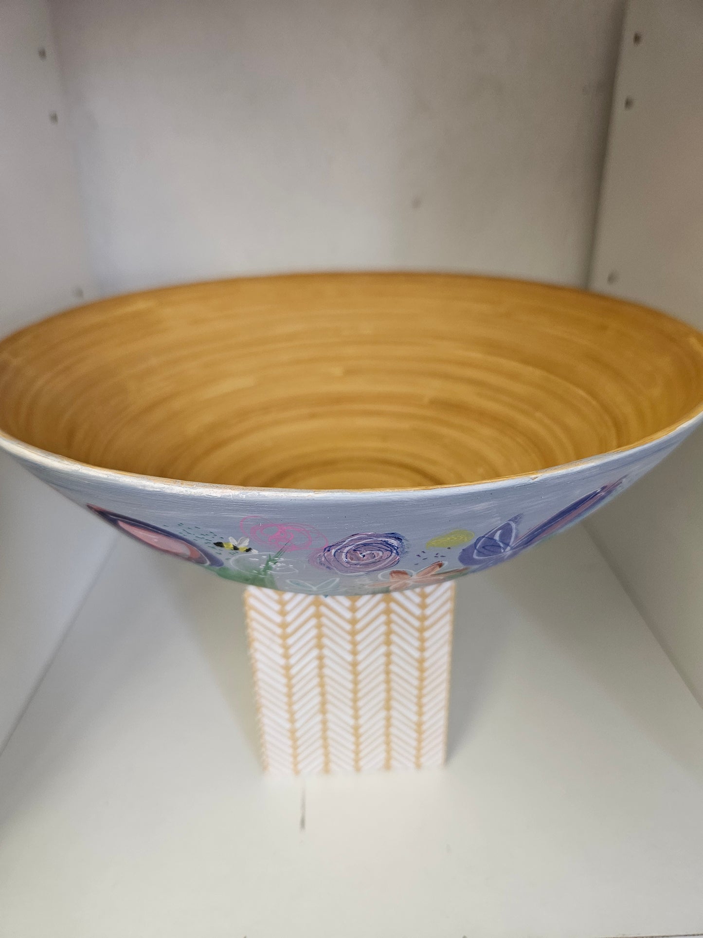 Bee floral fruit bowl