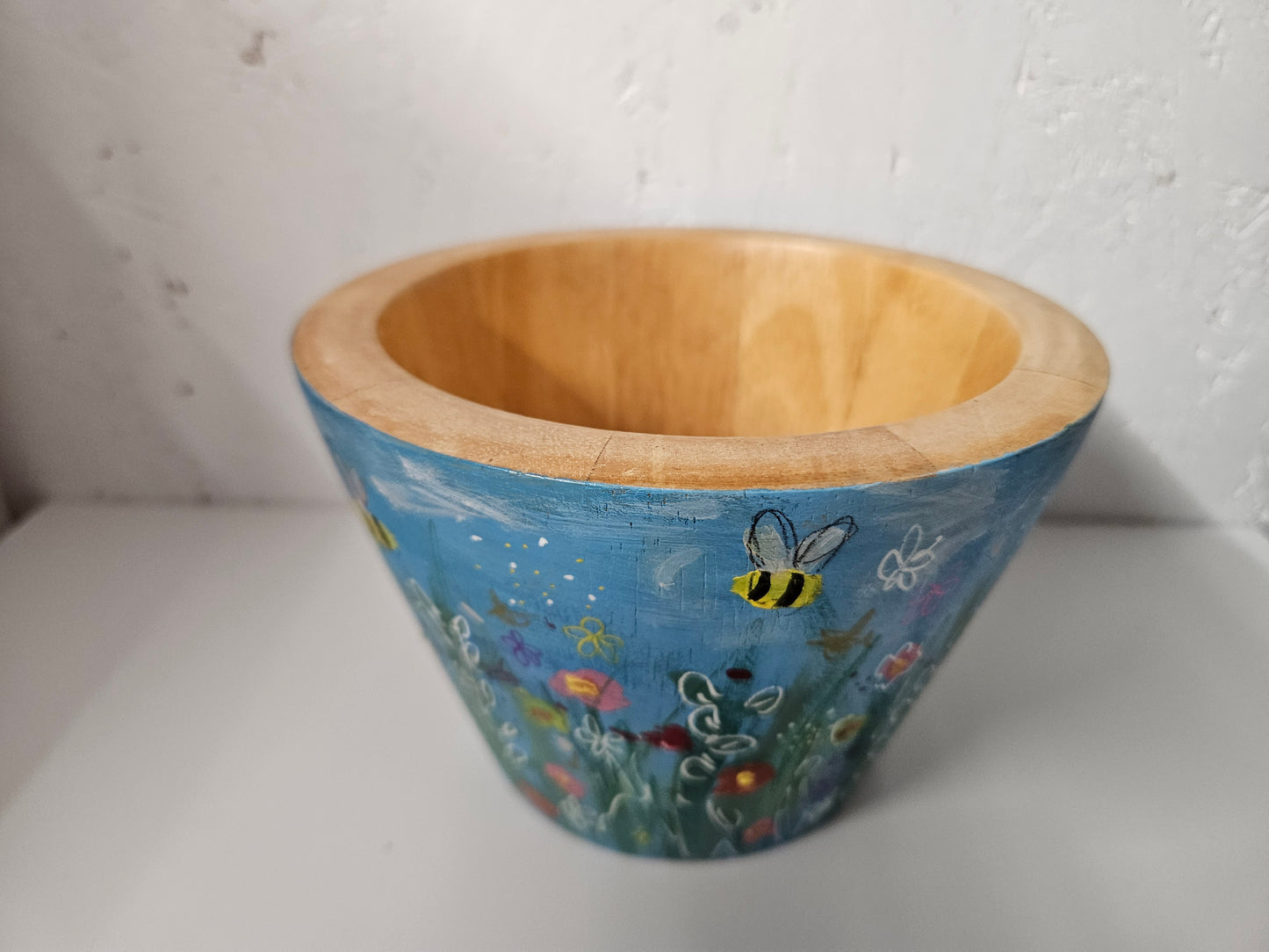 Bee floral bowl