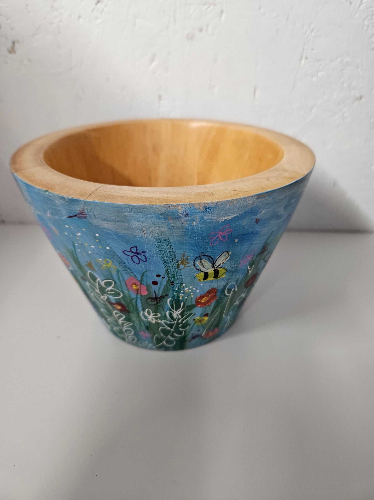 Bee floral bowl