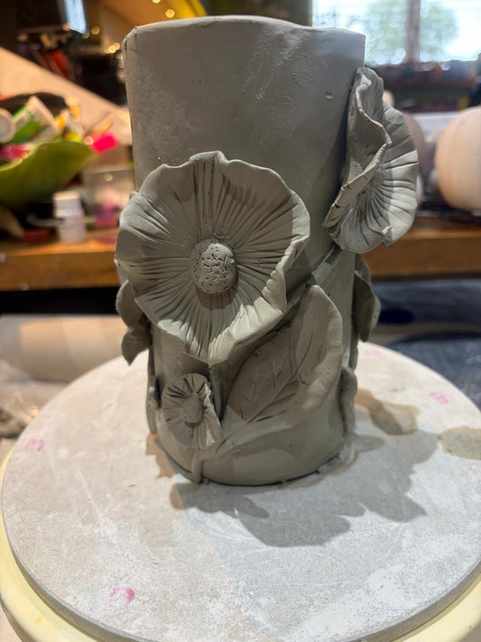 Make a ceramic vase workshop- Thurs 22nd September 6-9pm