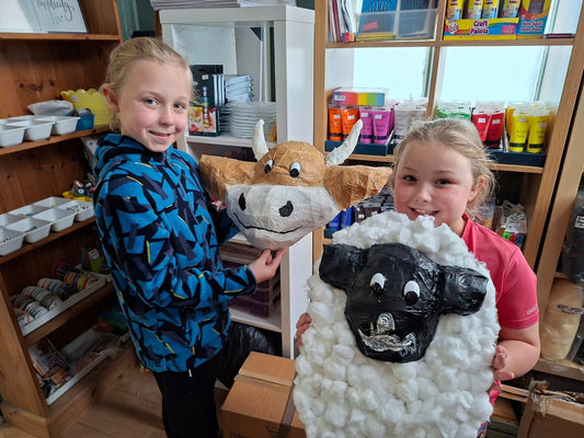 ART & CRAFT CLUB - Book here for both Tues 19th & Fri 22nd Aug - Make a cardboard animal sculpture
