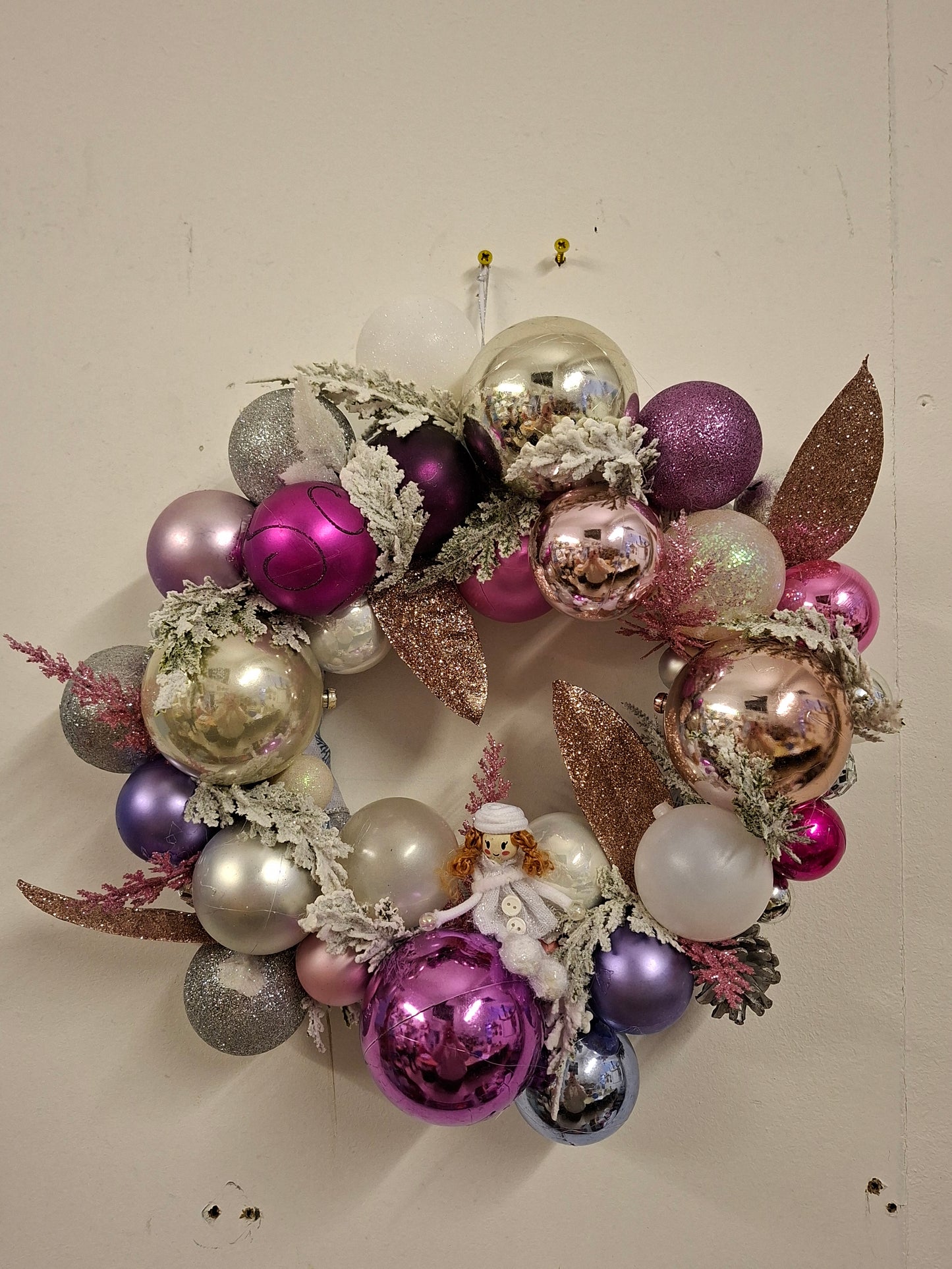 Kitsch wreath workshop- Friday 19th Dec 6-8pm